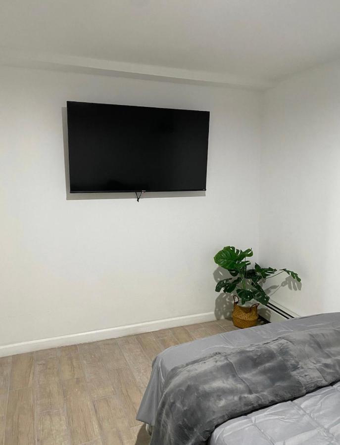 145 St Queens Near Jfk, Lga, & Citi Field, Free Parking In The Backyard 646-667-6696 Appartement