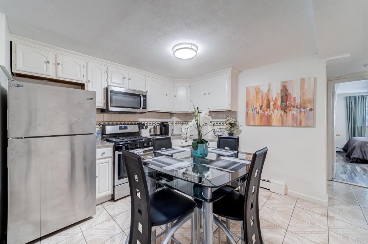 Wonderful Getaway In Canarsie Brooklyn With Parking Appartement New York