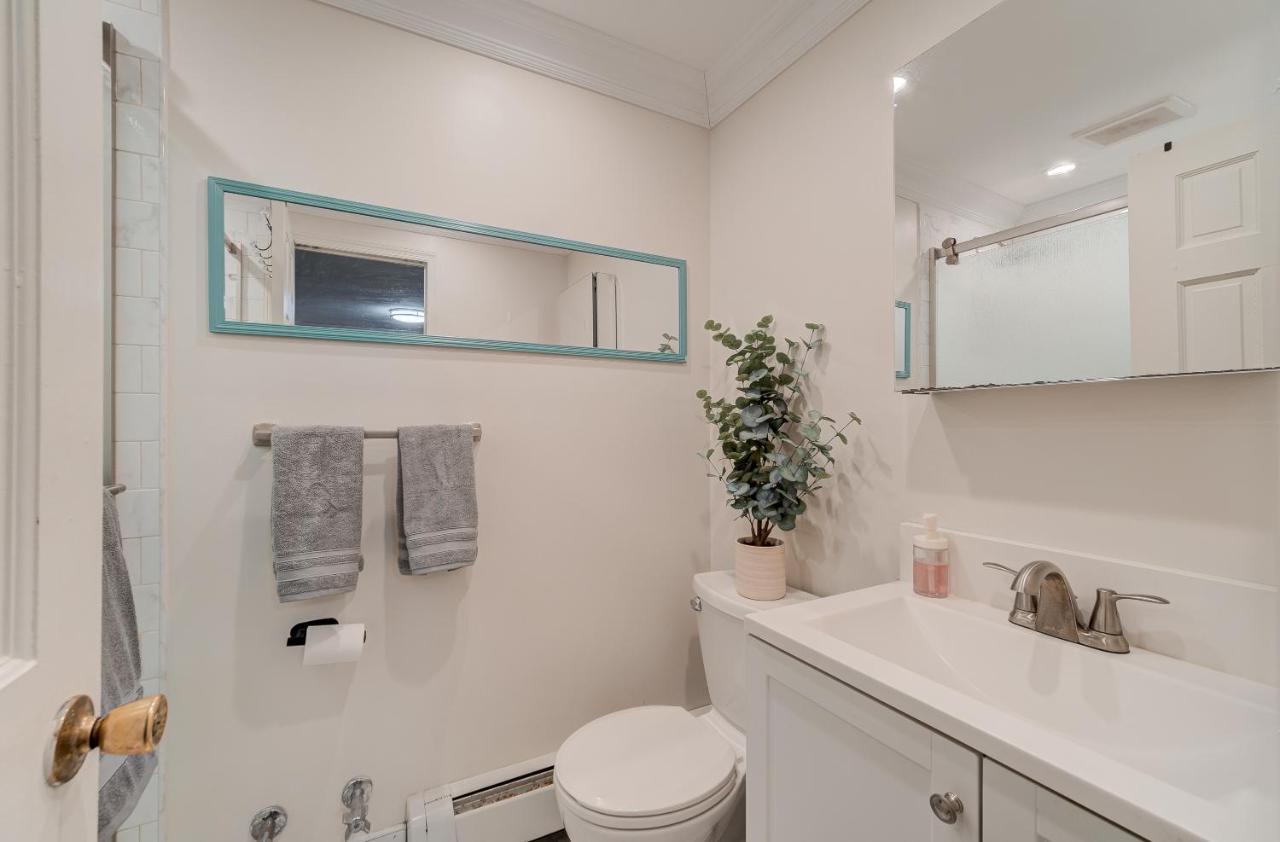 Wonderful Getaway In Canarsie Brooklyn With Parking Lejlighed New York