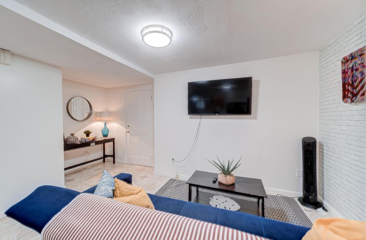 Wonderful Getaway In Canarsie Brooklyn With Parking Appartement