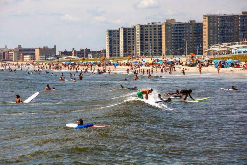Rockaway 3 Bedroom By The Sea. Hébergement de vacances New York