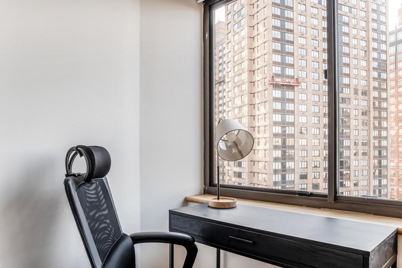 Ues 2br W Elevator Doorman Gym Nr Park Nyc-1071 Appartement *