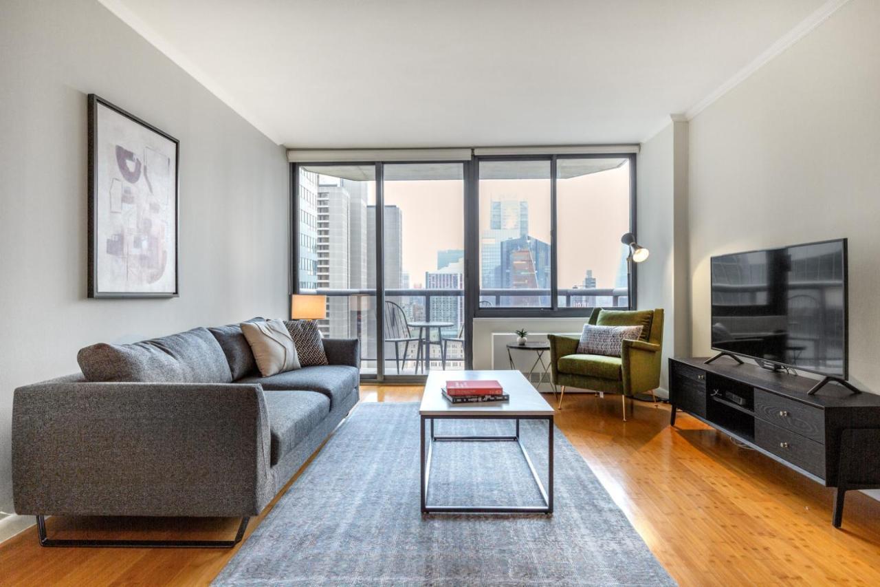 Midtown 2br W Pool Gym Roof Nr Broadway Nyc-382 New York