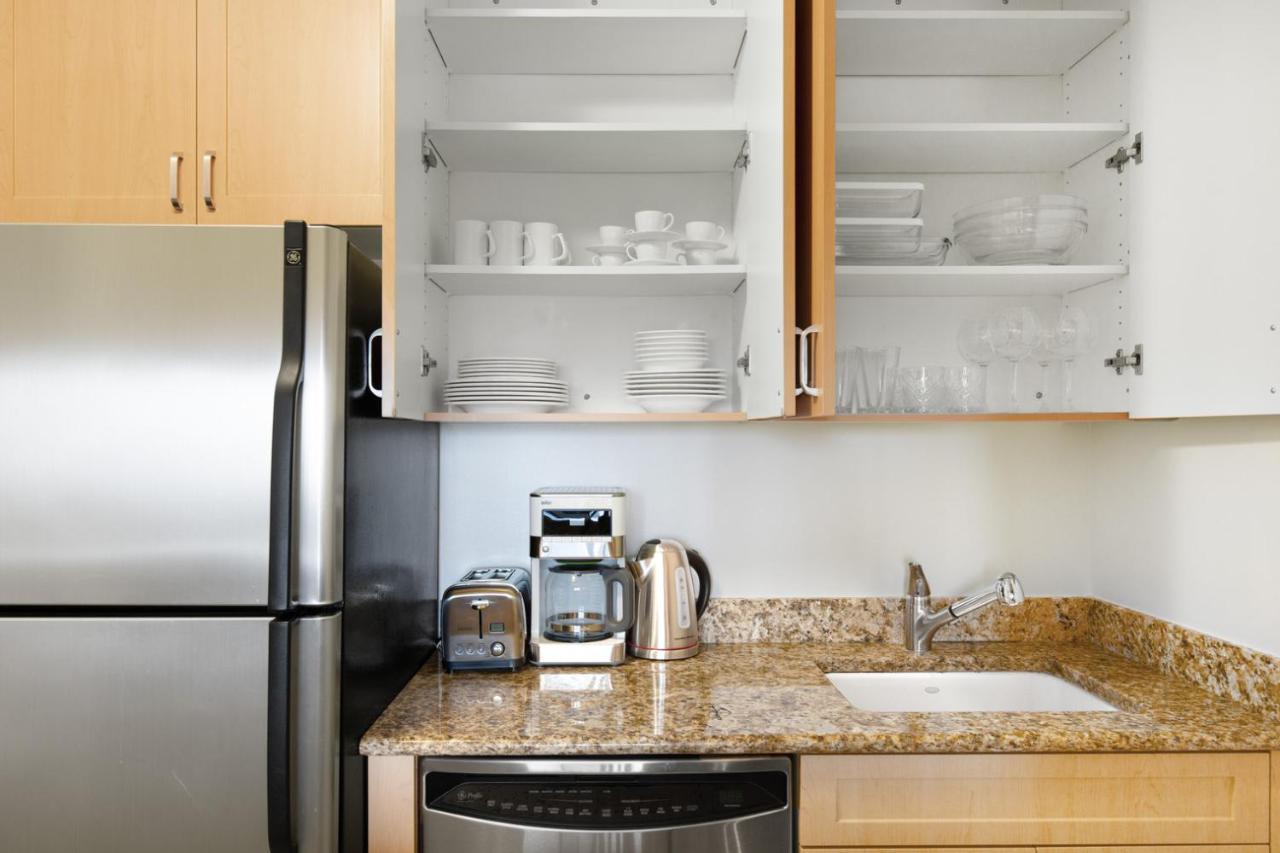 Midtown 2br W Pool Gym Roof Nr Broadway Nyc-382 Appartement *