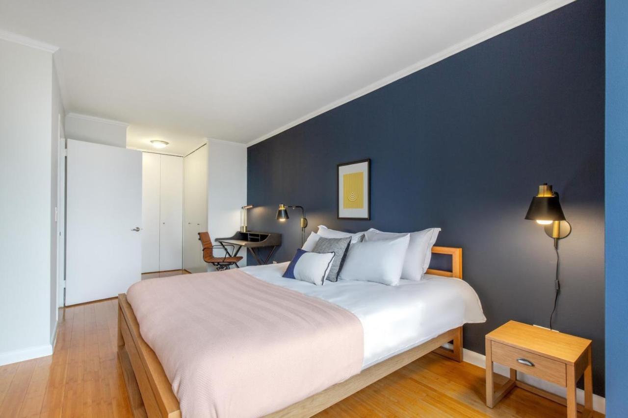 Midtown 2br W Pool Gym Roof Nr Broadway Nyc-382 * New York