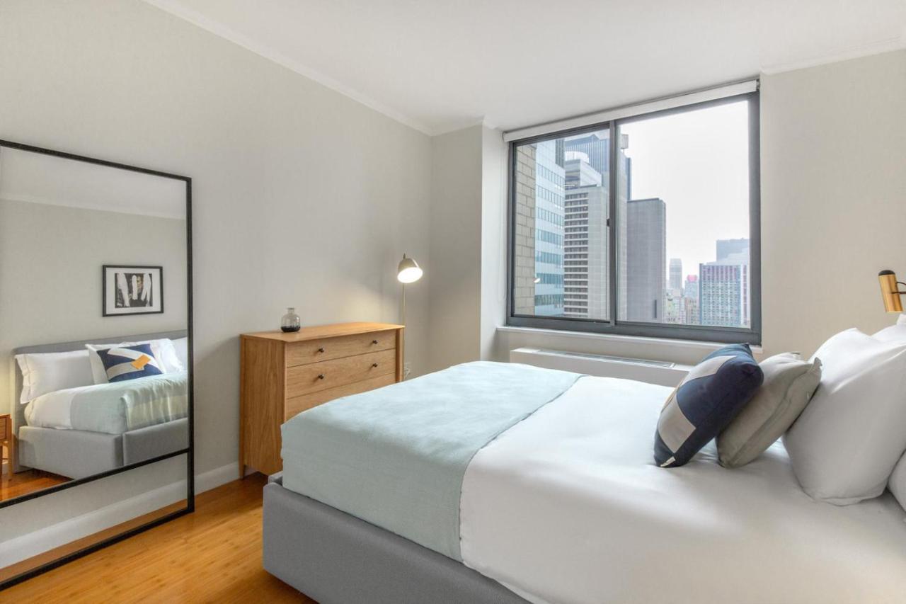 Midtown 2br W Pool Gym Roof Nr Broadway Nyc-382 Appartement
