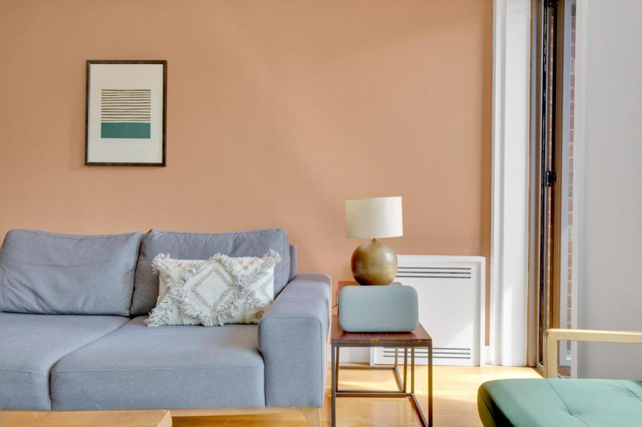 Chelsea 1br W Balcony Doorman Gym Nyc-158 Appartement
