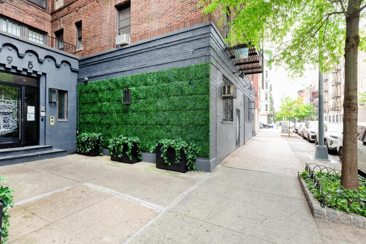 Les 2br W Elevator Wd Roof Nr Parks Nyc-788