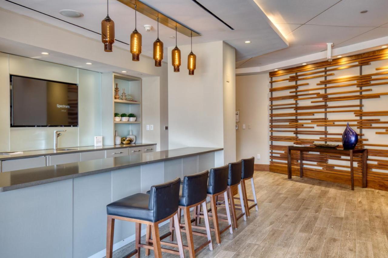 Lic 2br W Wd Elevator Doorman Nr E River Nyc-766 Appartement *