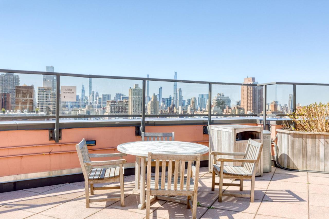 Ues 2br W Elevator Doorman Gym Nr Park Nyc-1071 Appartement New York