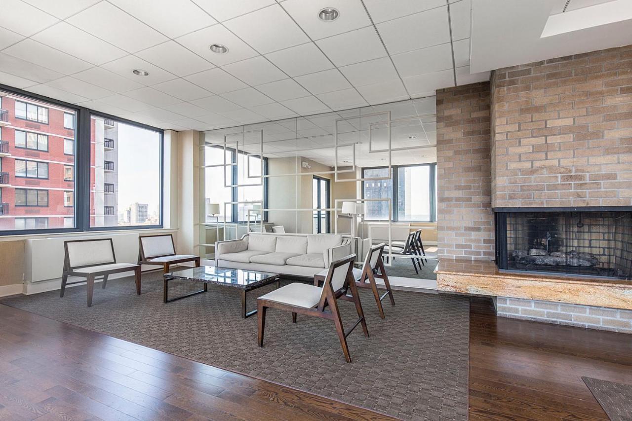 Murray Hill 1br W Doorman Gym Pool Parking Nyc-583 Appartement *