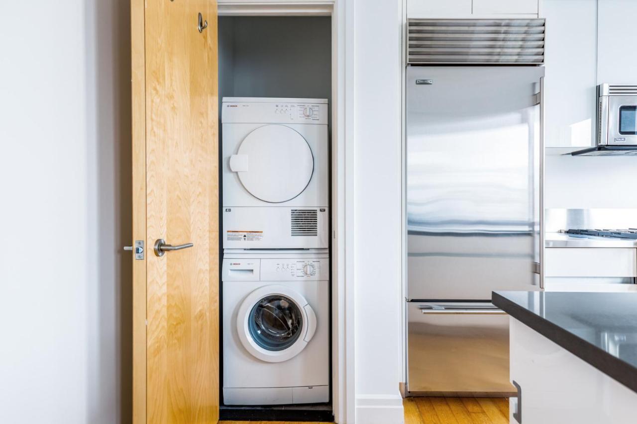 Hells Kitchen 2br W Doorman Nr Park Nyc-522 Appartement