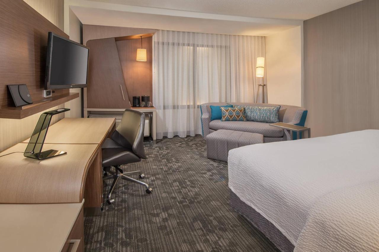 Hotel Courtyard By Marriott Queens, Jamaica 3*