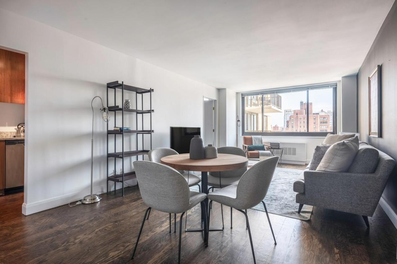 Ues 2br W Gym Doorman Balcony Stunning Roof Nyc-502 Appartement