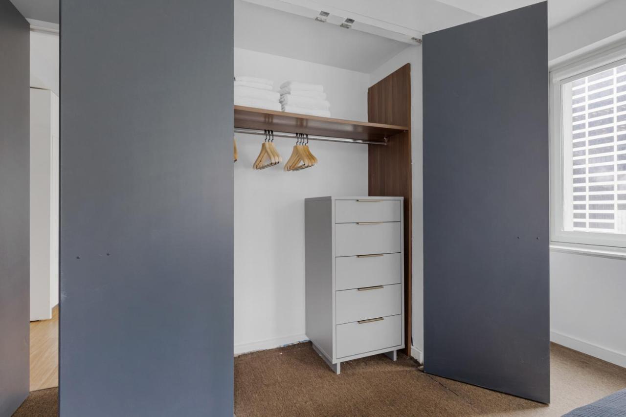 Midtown 1br W Doorman Gym Wd Nr Rock Center Nyc-1128 Appartement *