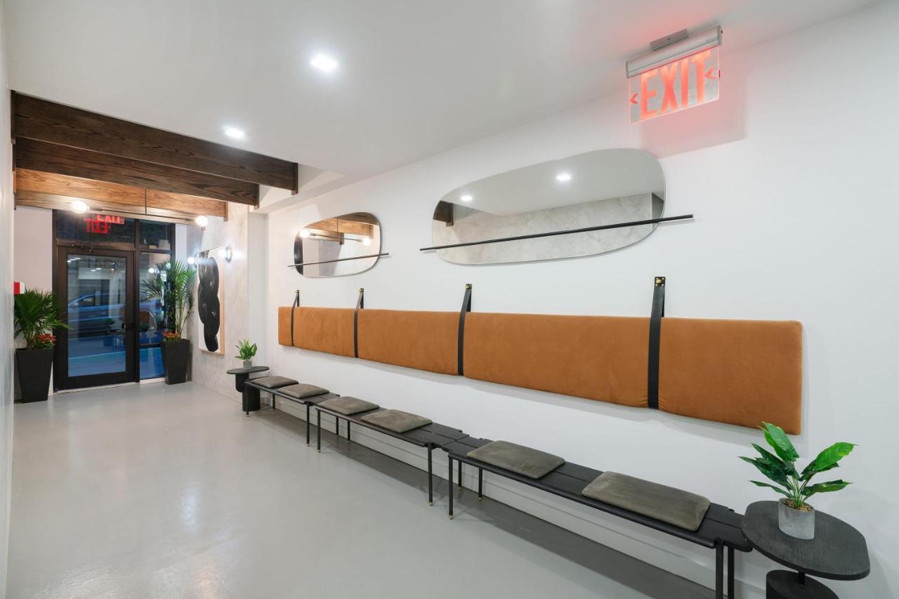Hébergement de vacances Luxe Studio In Upper East Side With Charming Juliet Balcony New York