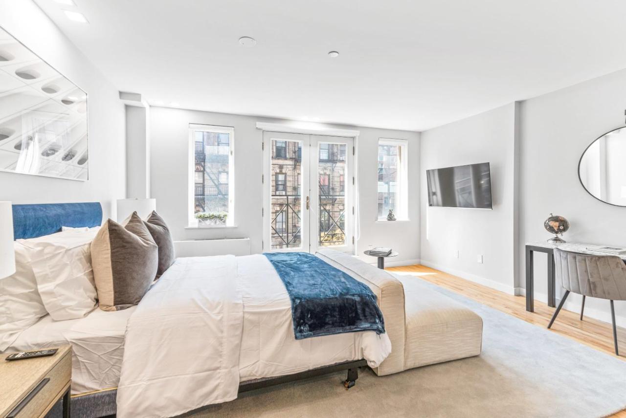 Modern Studio With Charming Juliet Balcony In Upper East Side Hébergement de vacances