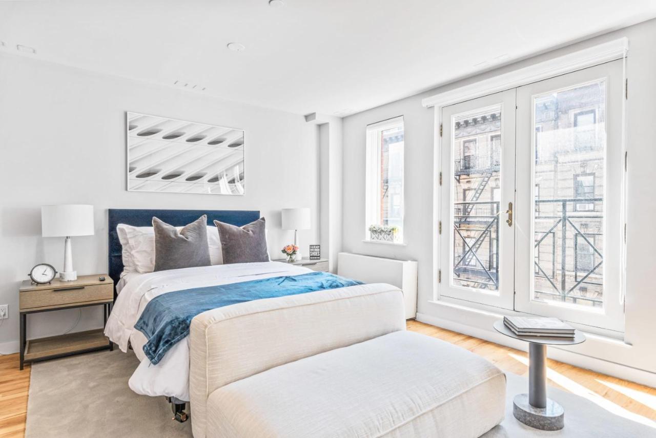Modern Studio With Charming Juliet Balcony In Upper East Side * New York
