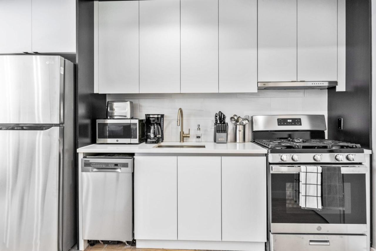 Luxe Studio Ste In Upper East Side With Charming Juliet Balcony Vakantiehuis