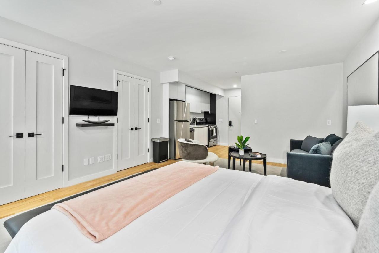Luxe Studio Ste In Upper East Side With Charming Juliet Balcony Vakantiehuis *