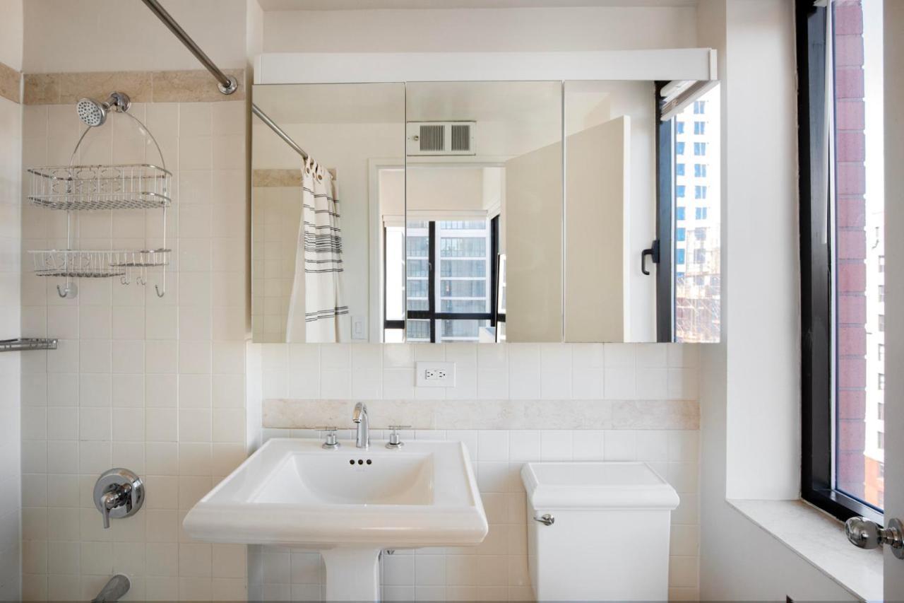 Upper West Side 2br W Gym Nr Park Nyc-1147 Appartement