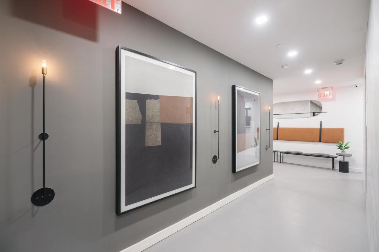 Modern Studio With Charming Juliet Balcony In Upper East Side Hébergement de vacances