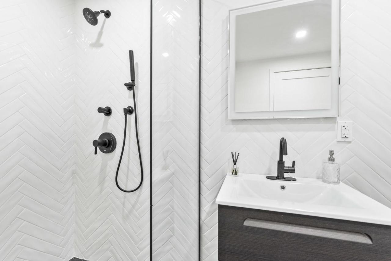 Luxe Studio Ste In Upper East Side With Charming Juliet Balcony Vakantiehuis *