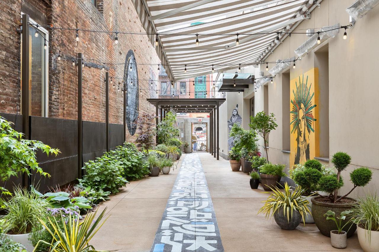 Untitled At 3 Freeman Alley Hotel Nueva York