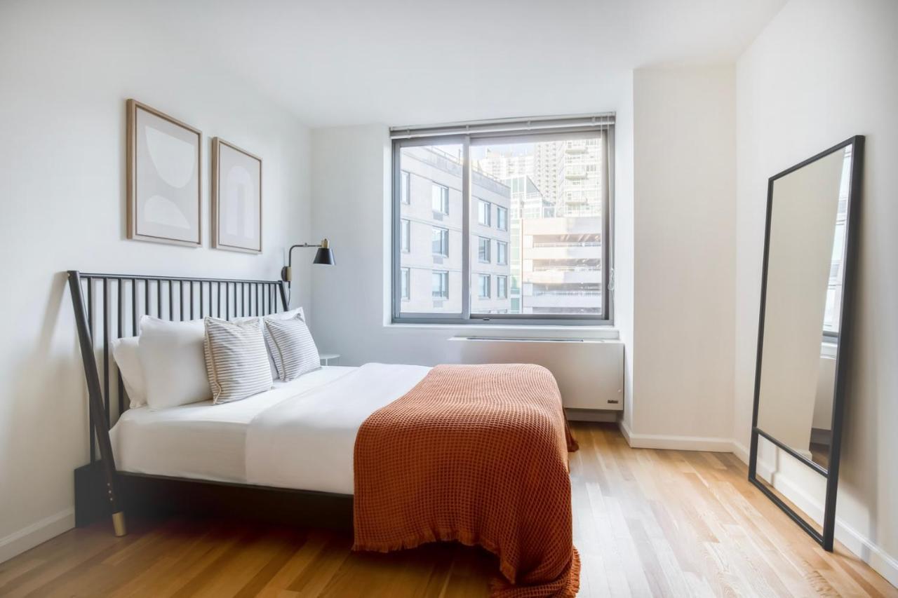 Lic 1br W Doorman Gym Pool Wd Nr East River Nyc-942 Apartment
