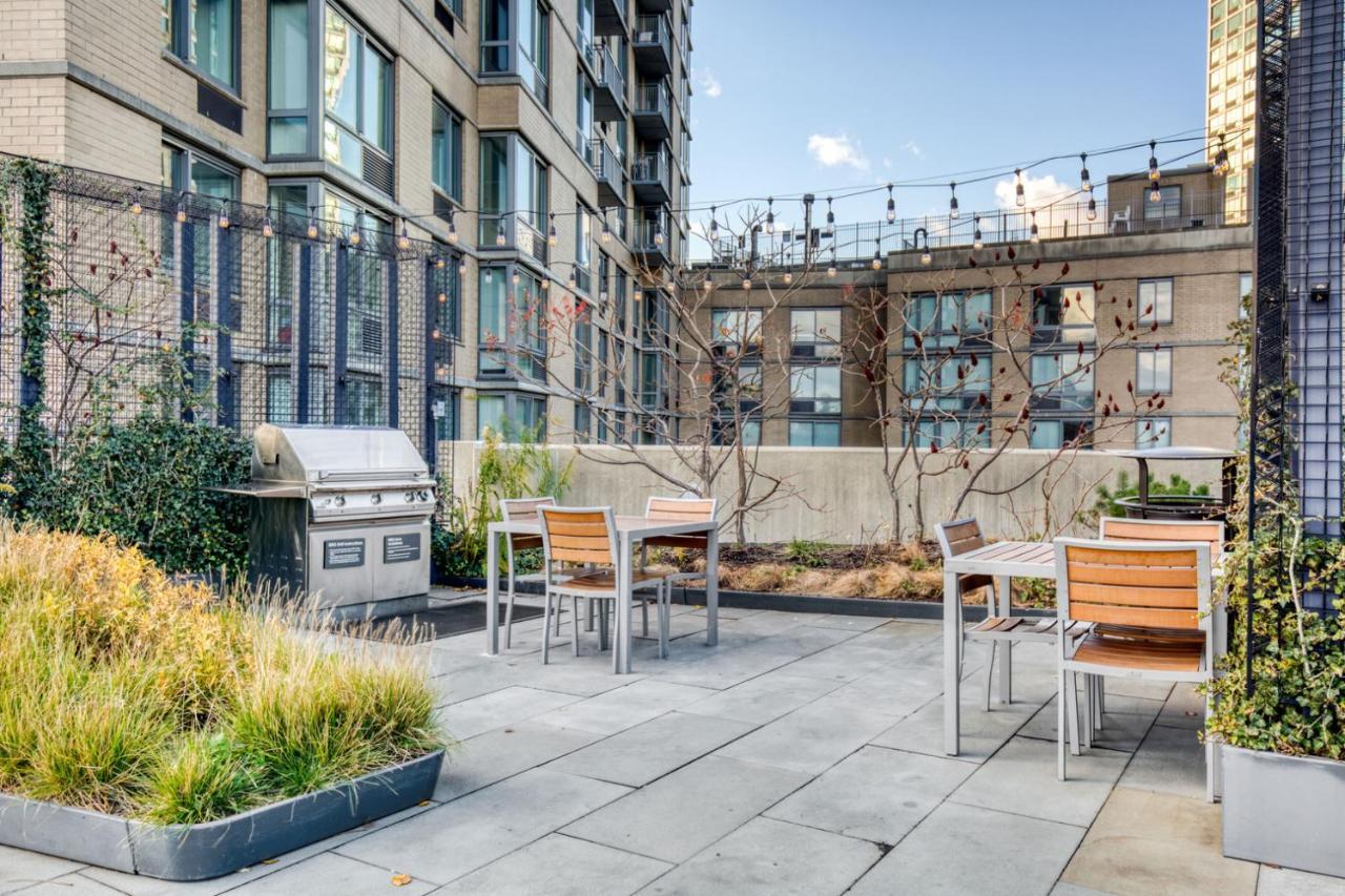 Lic 1br W Doorman Gym Pool Wd Nr East River Nyc-942 Apartment New York