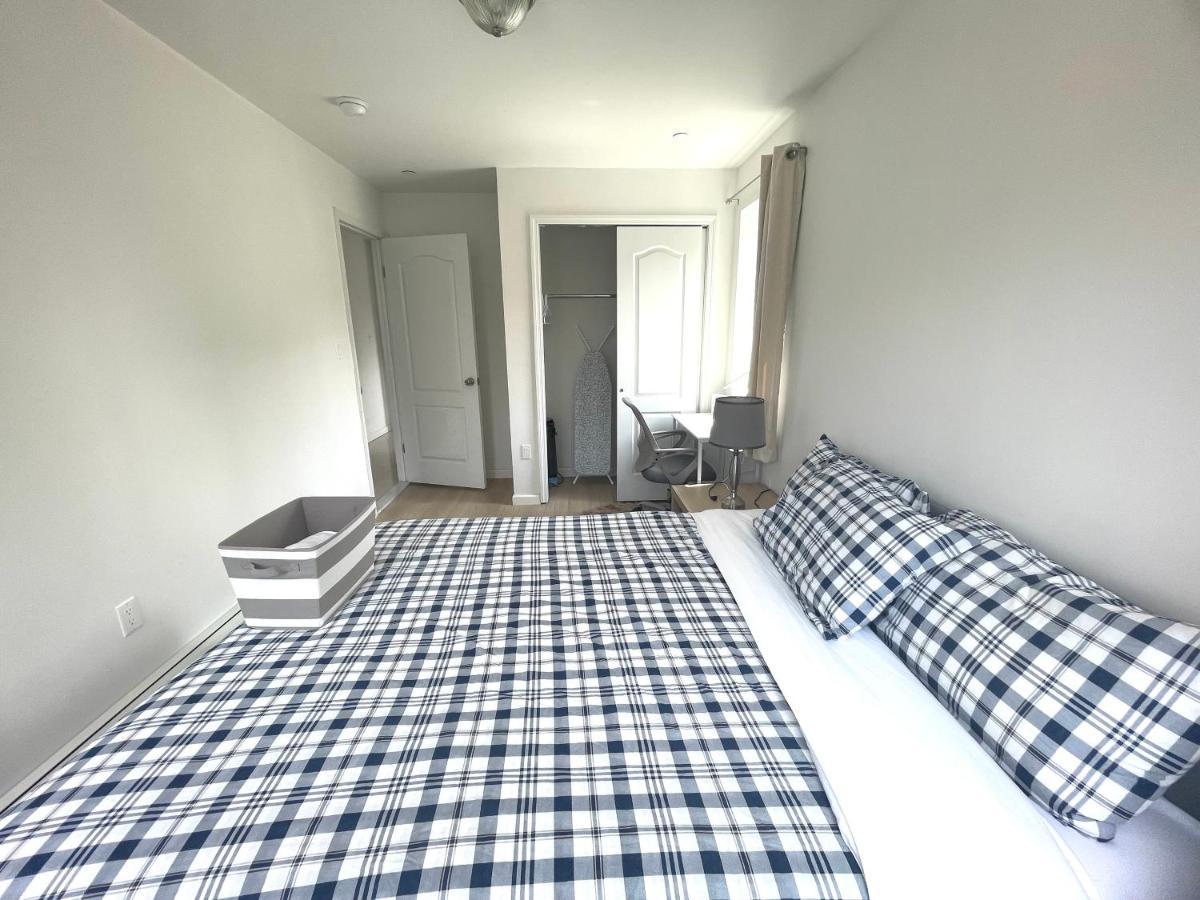 Brand New!!!with Balcony, Free Parking, 3 Minutes To Subway * New York City
