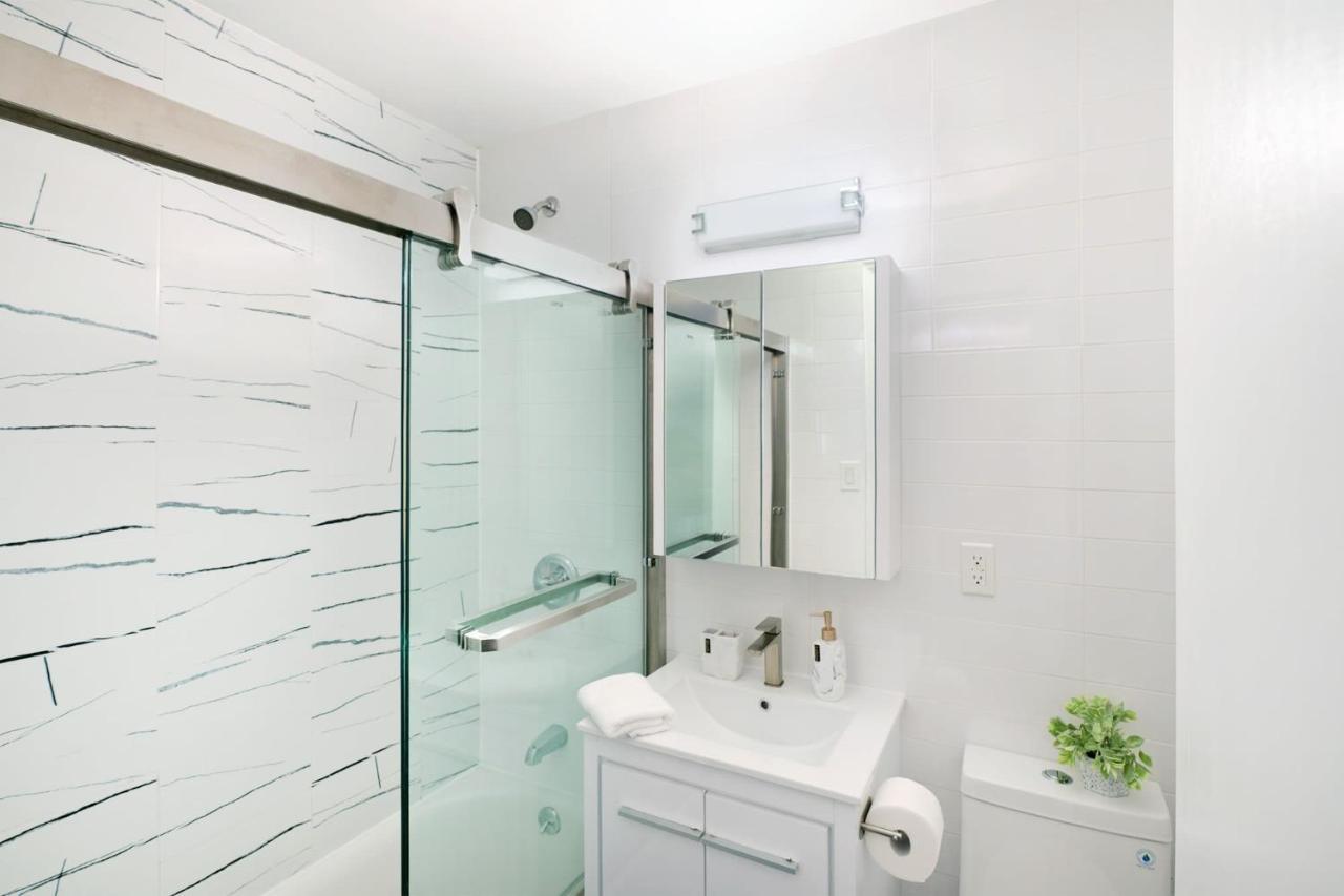 444-3f Newly Renovated 1br In Hell's Kitchen Appartement