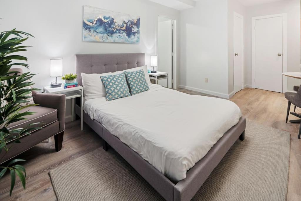 Central 2br - Walking Distance To Times Square New York