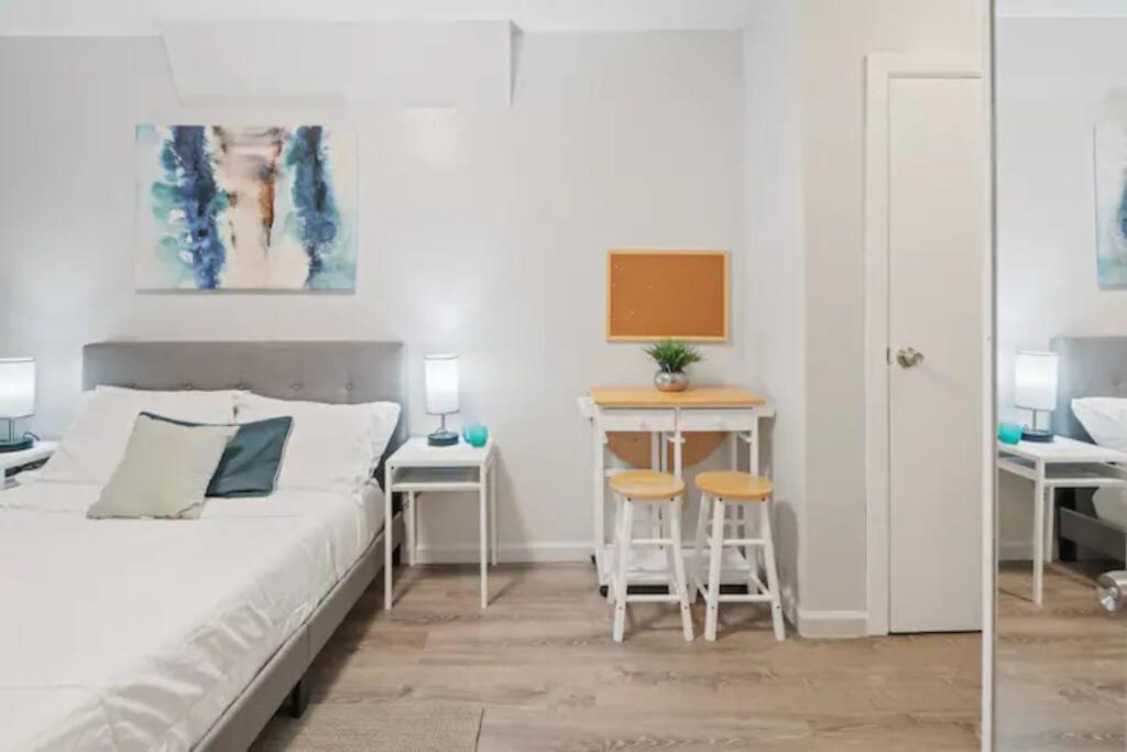 Central 2br - Walking Distance To Times Square New York