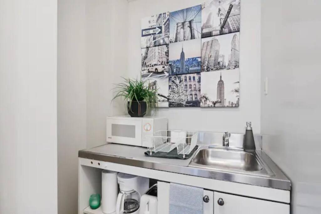 Central 2br - Walking Distance To Times Square