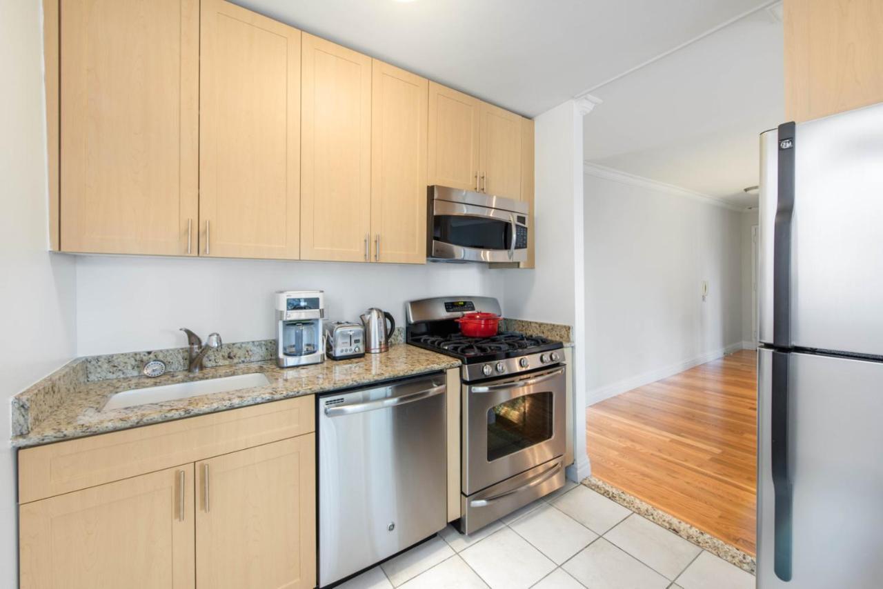 Appartement Midtown 2br W Pool Gym Roof Nr Subway Nyc-385 New York