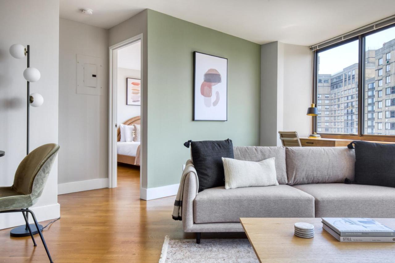 Ues 2br W Dm Elevator Gym Nr Park Nyc-918