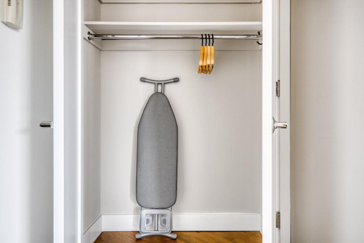 Ues 2br W Dm Elevator Gym Nr Park Nyc-918 Appartement