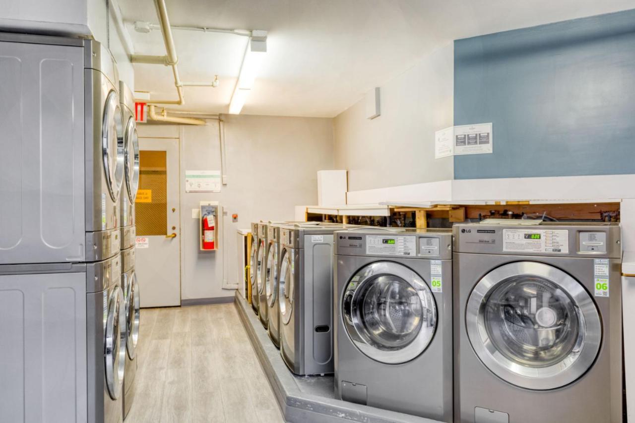 Ues 2br W Dm Elevator Gym Nr Park Nyc-918 * New York