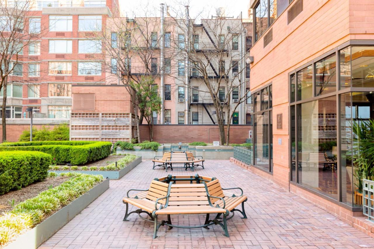 Ues 2br W Dm Elevator Gym Nr Park Nyc-918 * New York