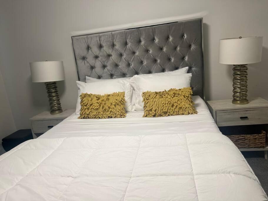 Cozy Lovely 2 Bedroom Apt, 5 Mins From Jfk Appartement