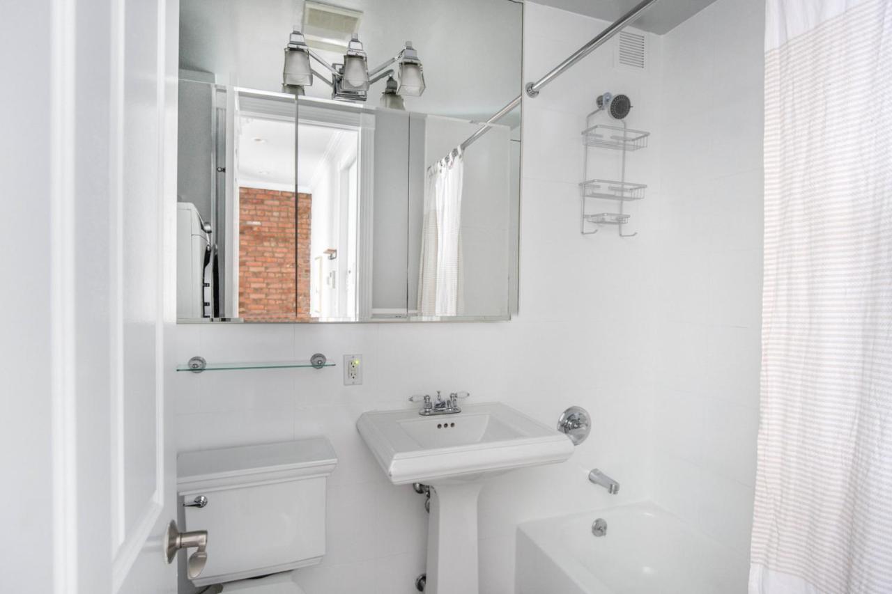 East Village 2br W Balcony Wd Nr Subway Nyc-1191 Appartement New York
