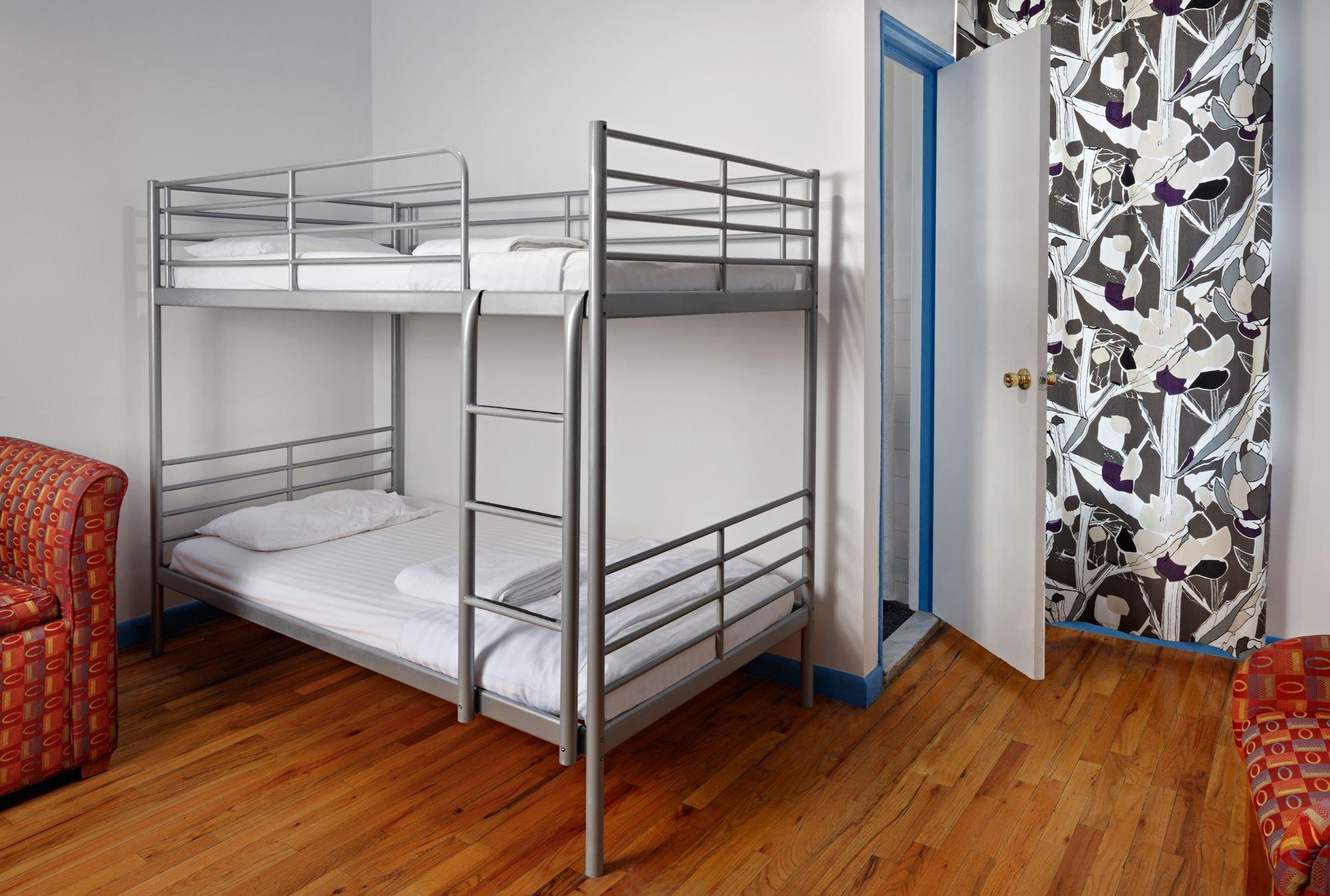 Park West Albergue *