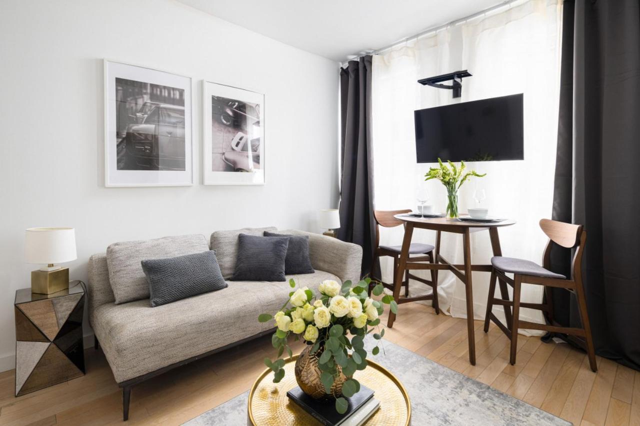 Beautiful 2bd With A Gym Near Times Square Lejlighed New York