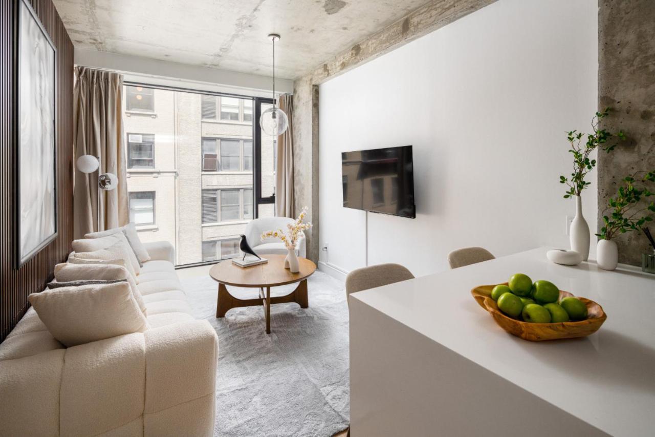 Appartement Stylish Penthouse With Ceiling To Floor Windows *