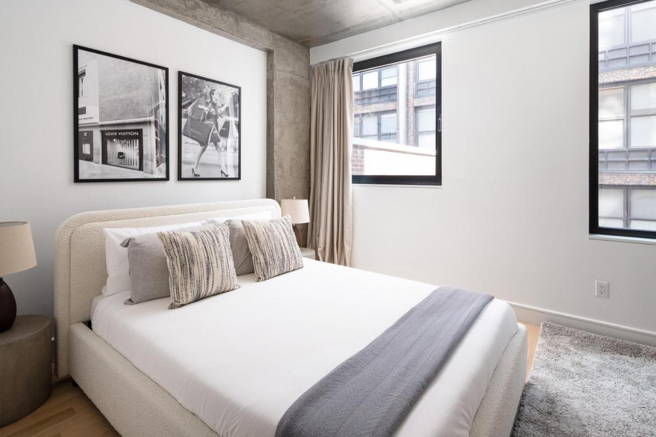 Stylish Penthouse With Ceiling To Floor Windows Appartement New York