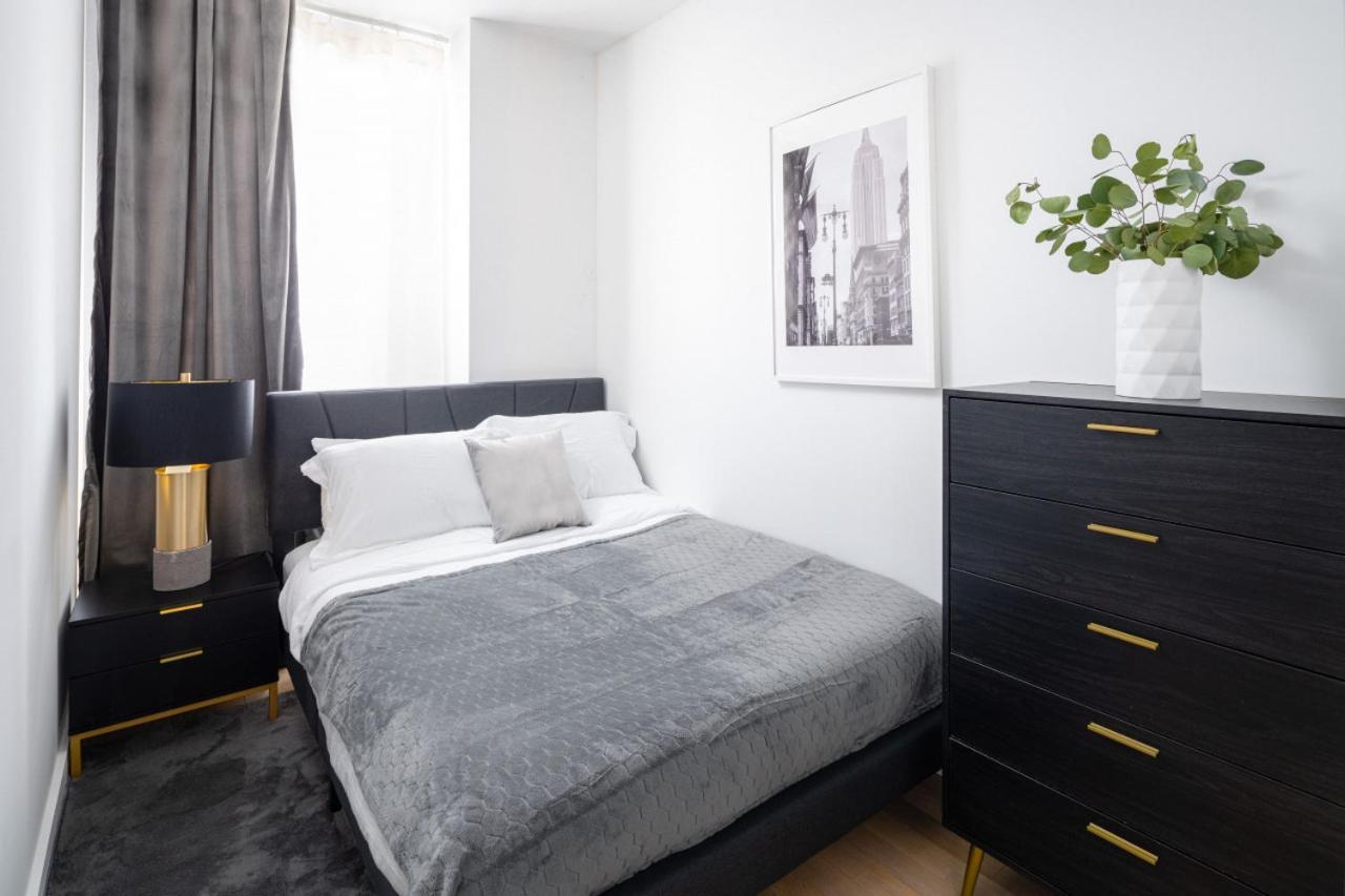 Beautiful 2bd With A Gym Near Times Square Lejlighed