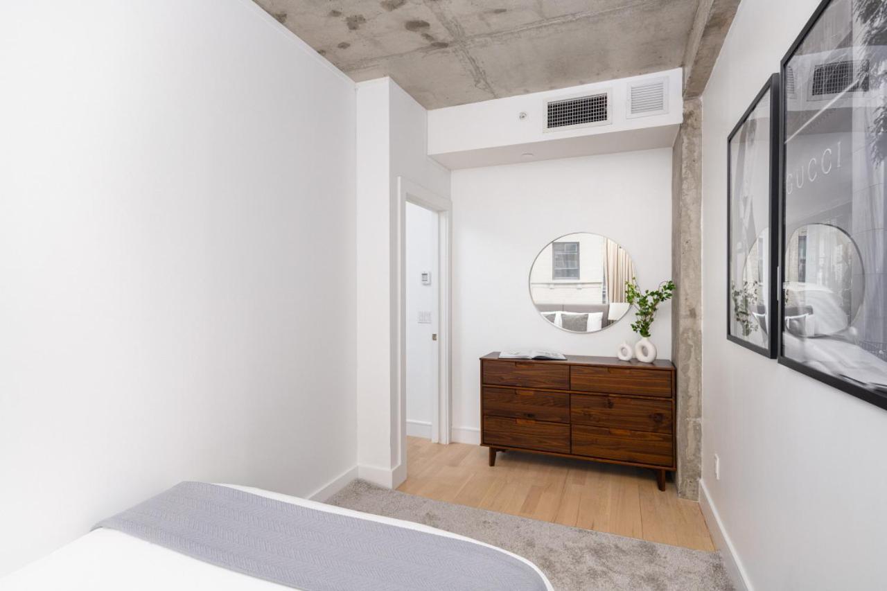 Stylish Penthouse With Ceiling To Floor Windows Appartement *