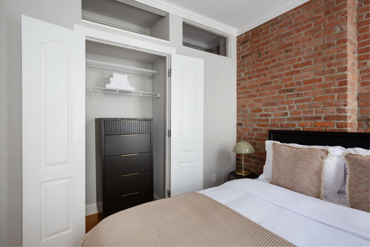 East Village 2br W Balcony Nr Dining Nightlife Nyc-1212 Appartement