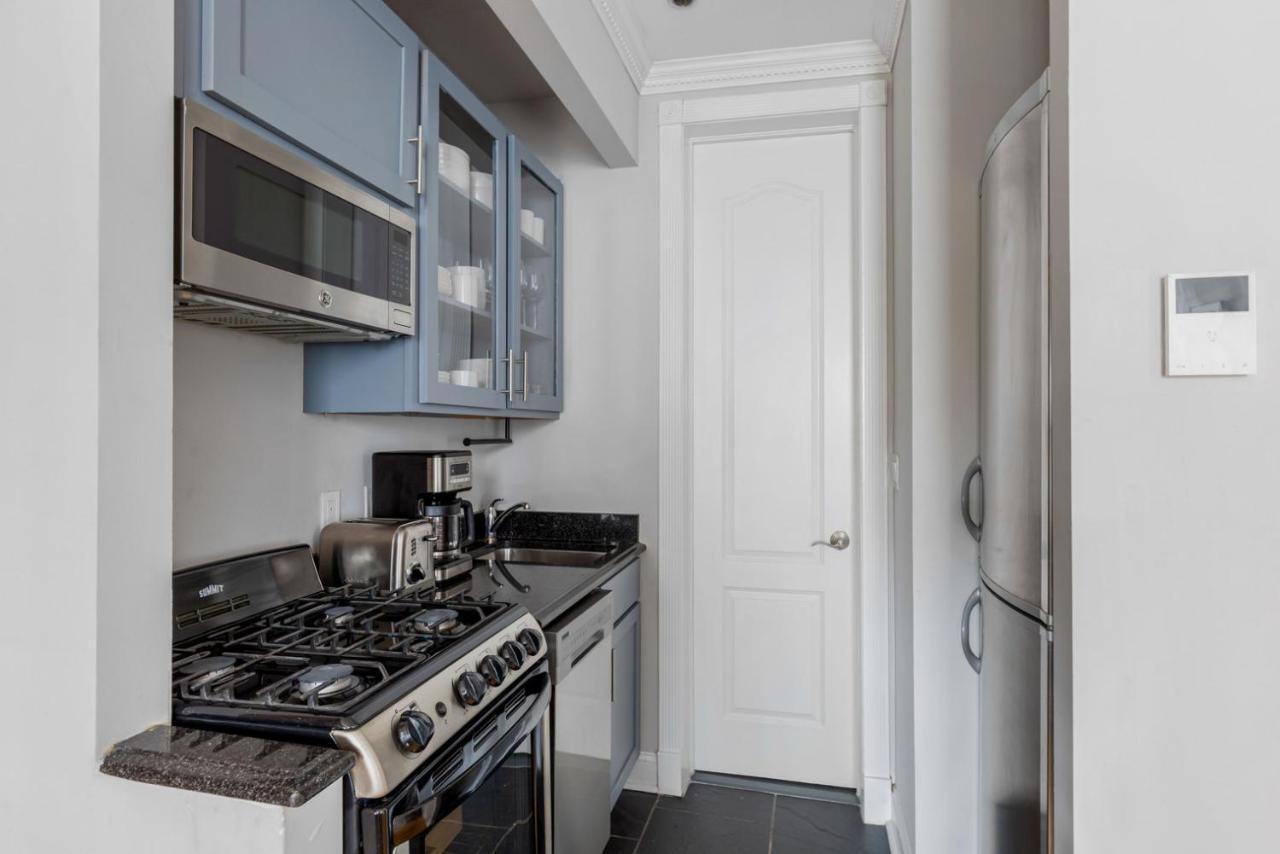 East Village 2br W Balcony Nr Dining Nightlife Nyc-1212 Appartement *